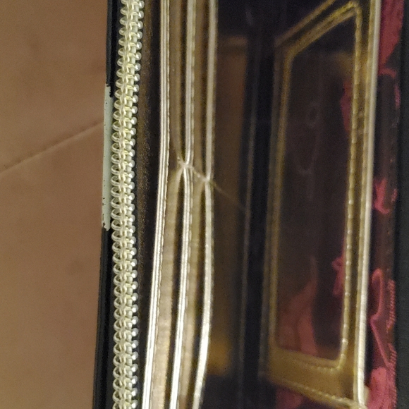 Betsey Johnson Black Zip Around Wallet - Picture 4 of 5